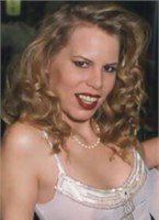 Kostyumlarda krossdresser porno Jinsiy massaj