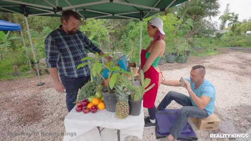 901128867410429706_1500