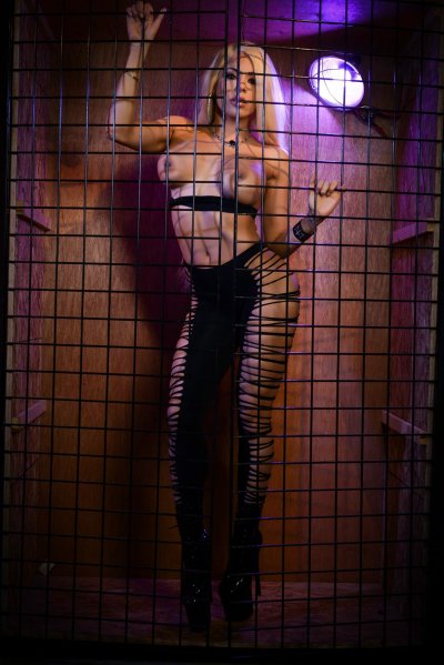 Free 'Caged 2: Lesbian Edition' pic nº 354
