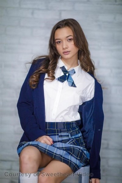 Imagen gratuita de 'Girls Kissing Girls Vol. 23' nº 7