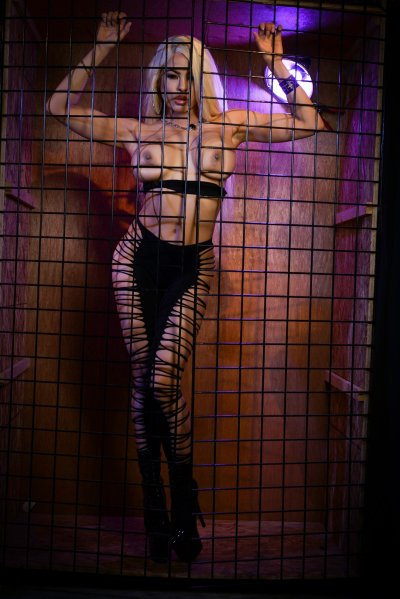 Free 'Caged 2: Lesbian Edition' pic nº 357