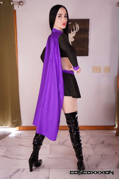 Free 'Ultra Violet Weakness Exposed' pic nº 7