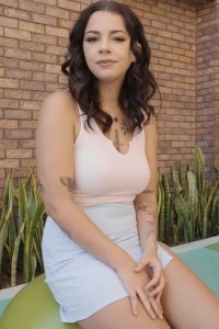 Hunting 4 Amateur Pussy Vol. 28 - MOFOS Gallery Image