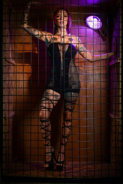 Free 'Caged 2: Lesbian Edition' pic nº 297