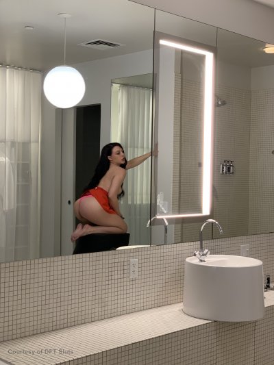 Imagen gratuita de 'Most Down to Fuck Sluts, The' nº 114
