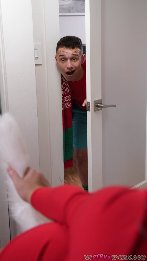 XXXmas MiXXX-Up - My Pervy Family Gallery Image