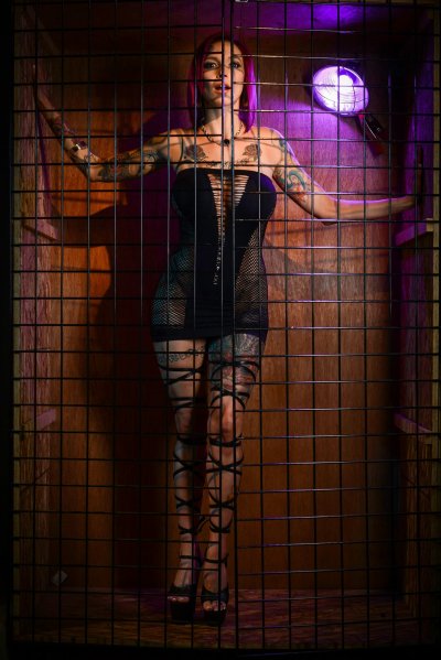 Free 'Caged 2: Lesbian Edition' pic nº 298