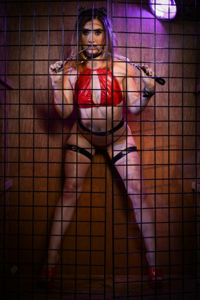 Free 'Caged 2: Lesbian Edition' pic nº 394