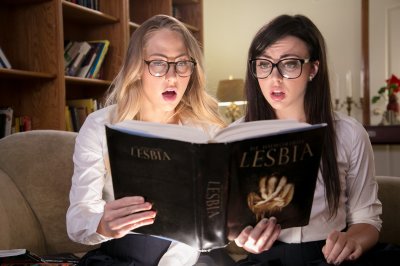 Imagen gratuita de 'Girl On Girl Action' nº 16