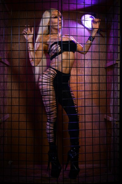 Free 'Caged 2: Lesbian Edition' pic nº 332