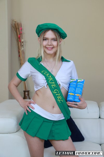 Imagen gratuita de 'Cream Filled Girl Scouts' nº 4