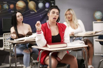 Imagen gratuita de 'When Girls Play 55' nº 6