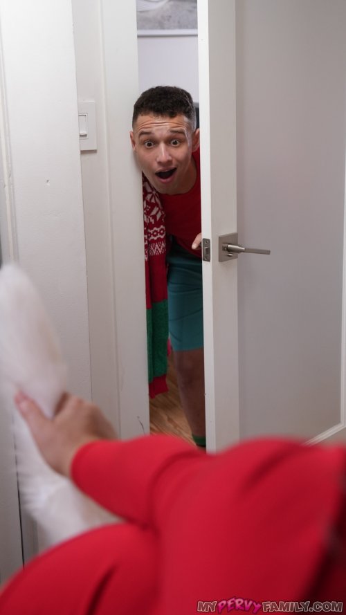 XXXmas MiXXX-Up - My Pervy Family Gallery Image