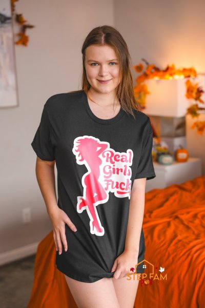 Imagen gratuita de 'Sharing My Room With My Russian Step Sis On Thanksgiving' nº 20