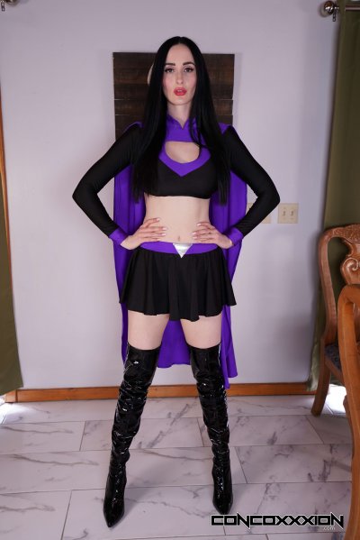 Free 'Ultra Violet Weakness Exposed' pic nº 4