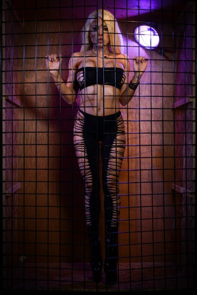 Free 'Caged 2: Lesbian Edition' pic nº 327