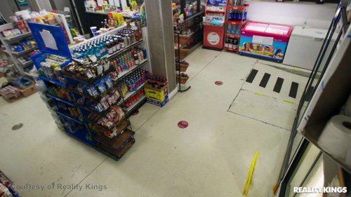 972945878195686380_1500