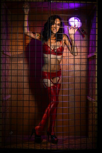 Free 'Caged 2: Lesbian Edition' pic nº 237