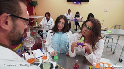 Imagen gratuita de 'Crazy College GFs Vol. 13' nº 184