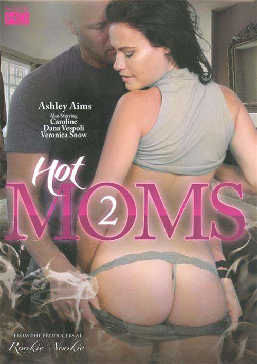 Hot Moms 2 Boxcover