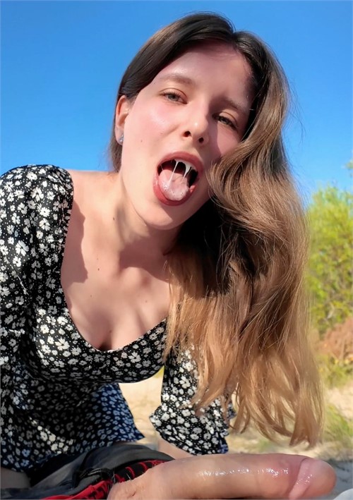 Sloppy Blowjob At The Dunes I Think Someone Just Saw Me Swallowing His Cum