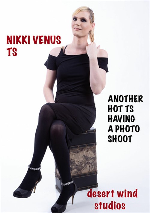 Nikki Venus TS